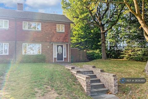 4 bedroom semi-detached house to rent, Maidstone Road, Rochester, ME1