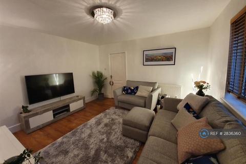 4 bedroom semi-detached house to rent, Maidstone Road, Rochester, ME1