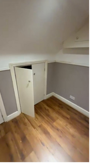 1 bedroom in a house share to rent, waremead road, London , IG2