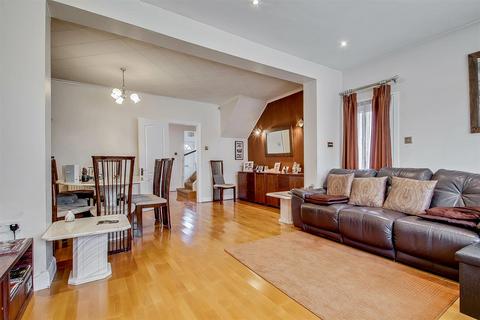 5 bedroom semi-detached house for sale, Tudor Gardens, London