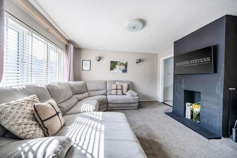 4 bedroom semi-detached house for sale, Hawthorne Avenue, Gillingham ME8