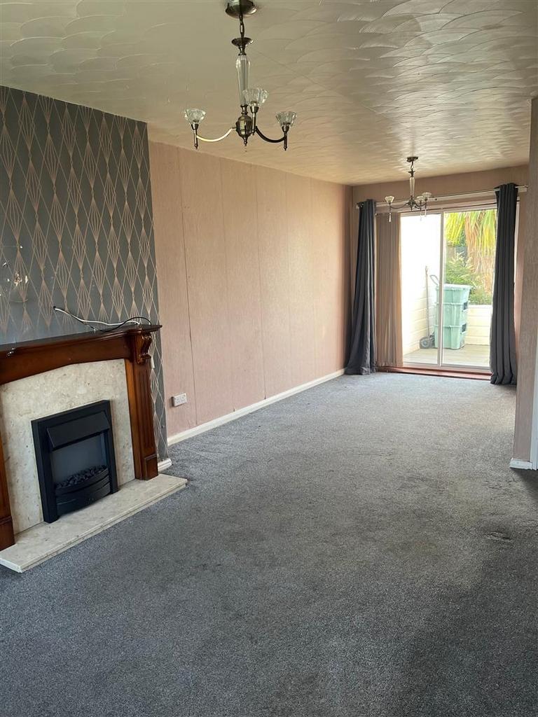 10 Troon Way 1.jpg