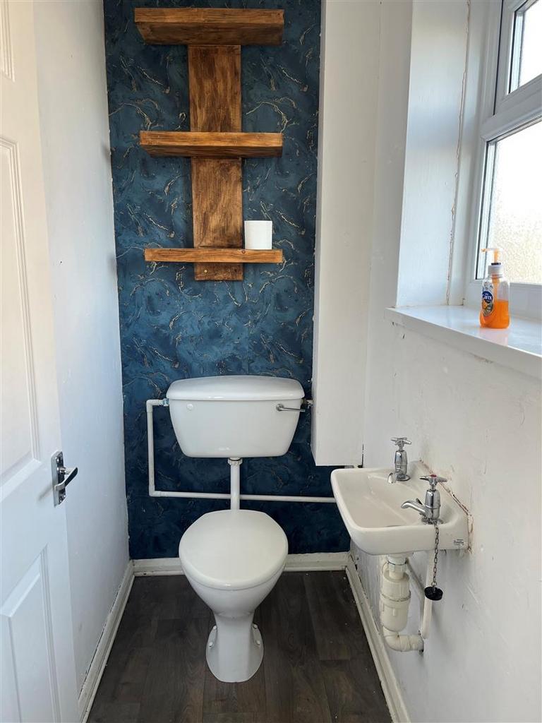 10 Troon Way 7.jpg
