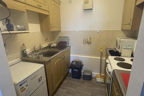 1 bedroom apartment for sale, Conway Road, Colwyn Bay