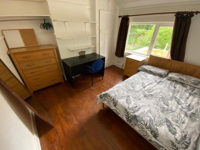 Clifton-gardens-ct2-8dr-921739