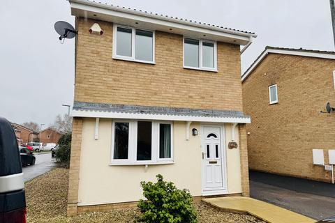 3 bedroom detached house to rent, Bowmont Grove, TAUNTON