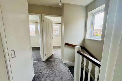 3 bedroom detached house to rent, Bowmont Grove, TAUNTON
