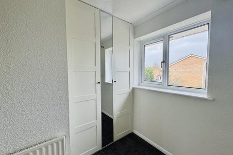 3 bedroom detached house to rent, Bowmont Grove, TAUNTON