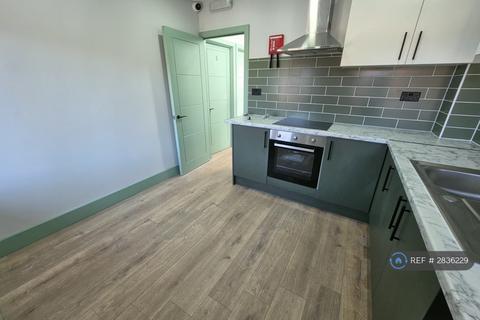 Studio to rent, Willow Road, New Malden, KT3