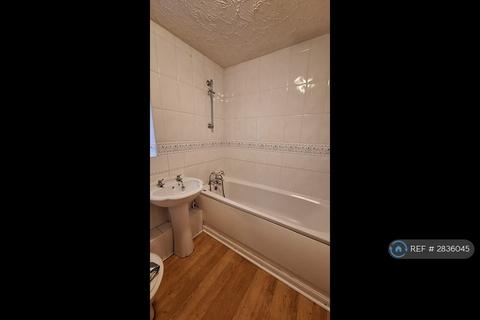 4 bedroom detached house to rent, Tern Road, Hampton Hargate, Peterborough, PE7