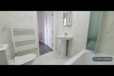 3 bedroom flat to rent, Forest Gate, London, E7