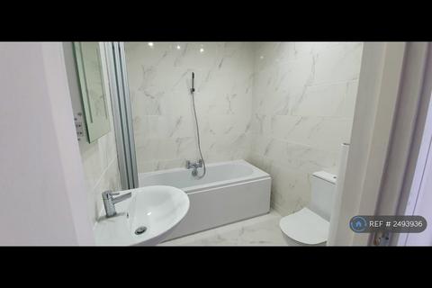 3 bedroom flat to rent, Forest Gate, London, E7