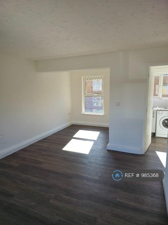 Lounge Area (Dining Room)