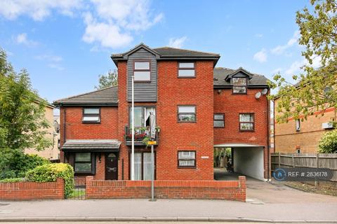 1 bedroom flat to rent, South Street, Romford, RM1