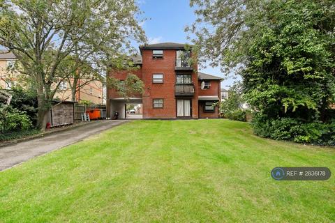 1 bedroom flat to rent, South Street, Romford, RM1