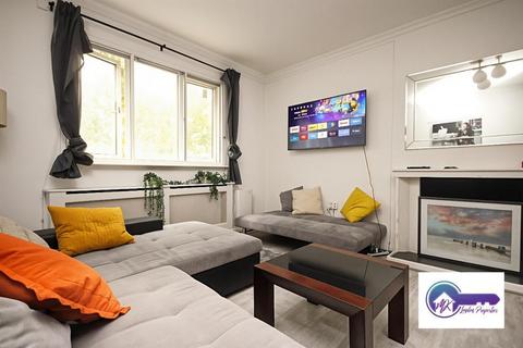 3 bedroom flat to rent, London NW1