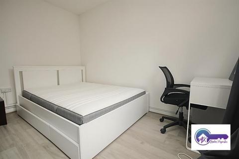 3 bedroom flat to rent, London NW1