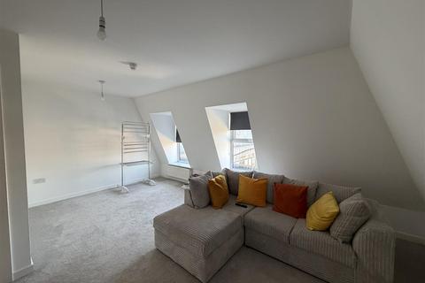 2 bedroom apartment to rent, High Street, Polegate BN26
