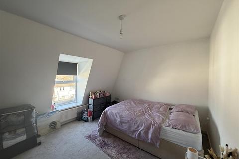 2 bedroom apartment to rent, High Street, Polegate BN26