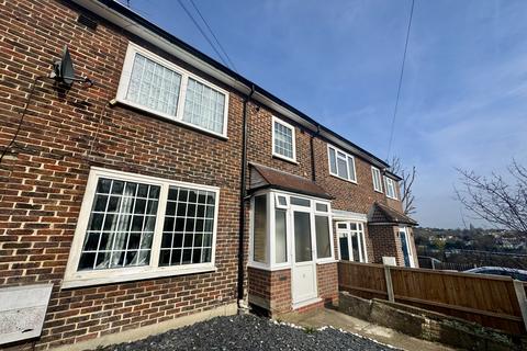 3 bedroom terraced house to rent, Wishart Road, London, SE3 8PP
