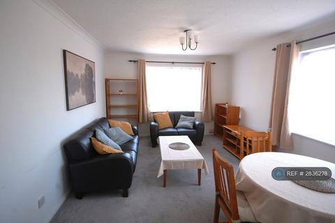 2 bedroom flat to rent, Chaseley Drive, London, W4