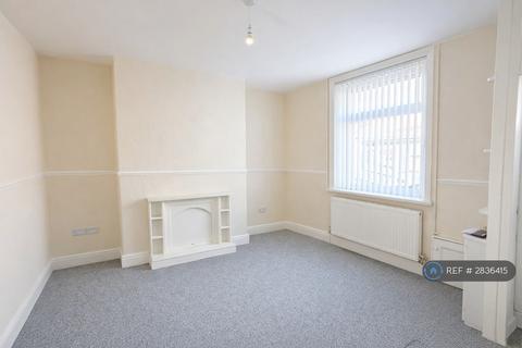 2 bedroom terraced house to rent, Belgrave Road, Oldham, OL8