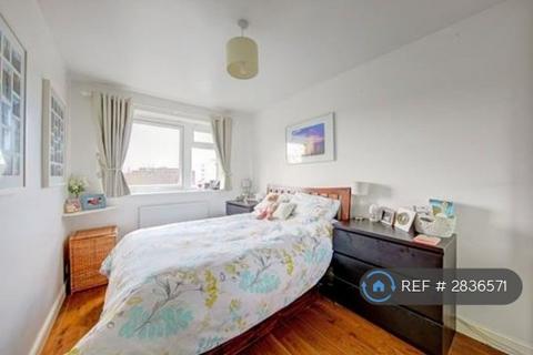 2 bedroom flat to rent, Springett House, London, SW2