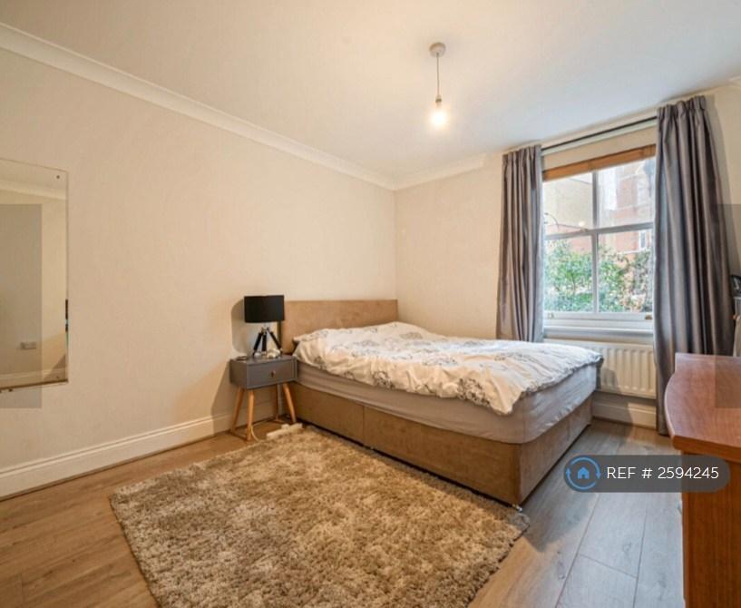 Non-Ensuite Front Double Bedroom