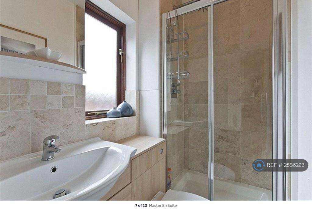 Ensuite To Main Bedroom