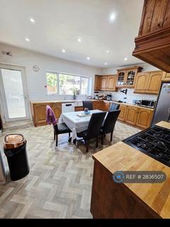 4 bedroom semi-detached house to rent, Great Cambridge Road, Waltham Cross, EN8