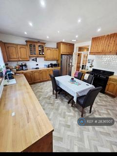 4 bedroom semi-detached house to rent, Great Cambridge Road, Waltham Cross, EN8