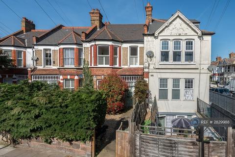2 bedroom flat to rent, Vant Road, London, SW17