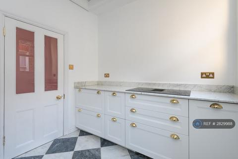 2 bedroom flat to rent, Vant Road, London, SW17