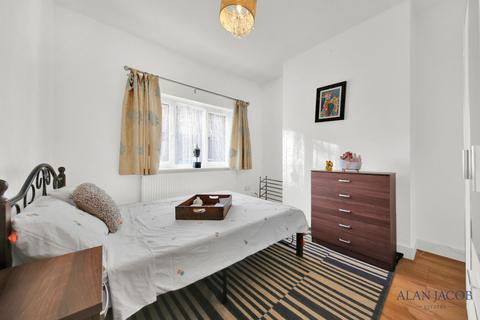 undefined, Bull Road, London E15