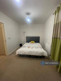 2 bedroom terraced house to rent, Hilldene Avenue, Romford, RM3