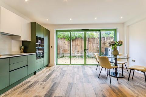 4 bedroom terraced house for sale, North Down, South Croydon, CR2