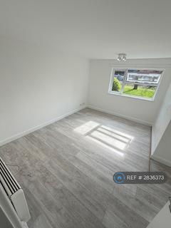3 bedroom flat to rent, Pocklington Close, London , Collindale, NW9