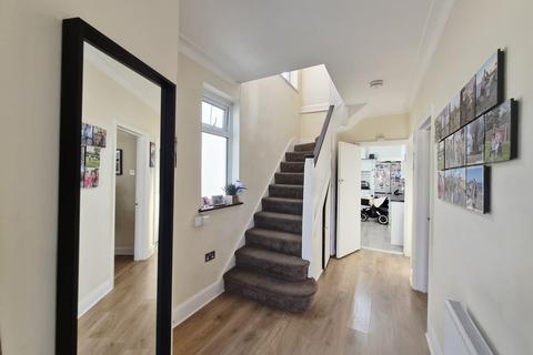 Brook Avenue, Edgware, HA8