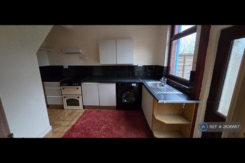 2 bedroom terraced house to rent, Court, Wigan, WN4