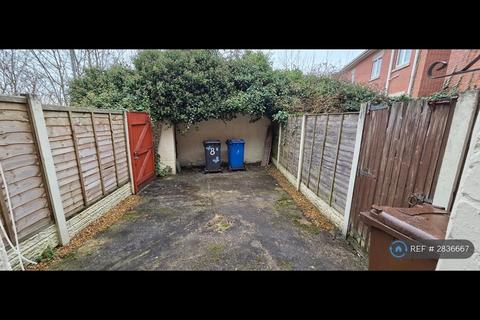 2 bedroom terraced house to rent, Court, Wigan, WN4