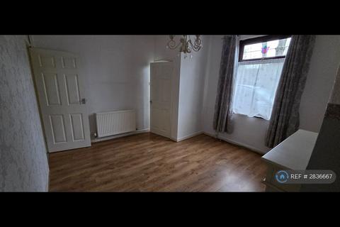 2 bedroom terraced house to rent, Court, Wigan, WN4