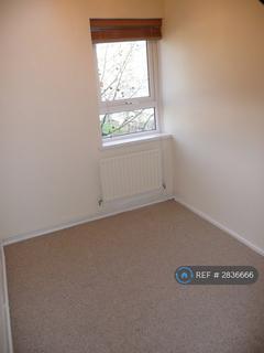 3 bedroom maisonette to rent, Hind Grove, London, E14