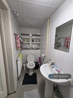 1 bedroom in a house share to rent, Worship Street, London, EC2A
