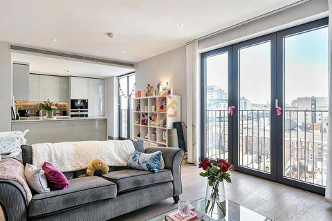 3 bedroom flat for sale, Gowing House, 4 Drapers Yard, London, SW18
