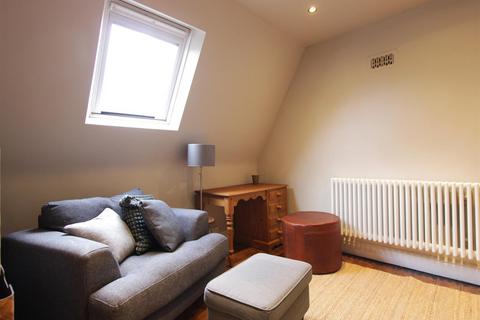 Studio to rent, Crescent Road, Sheffield, S7 1HN