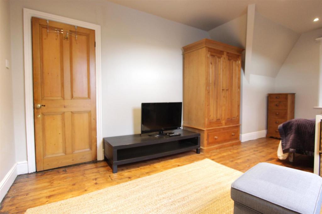 Flat 1 GC (1).JPG
