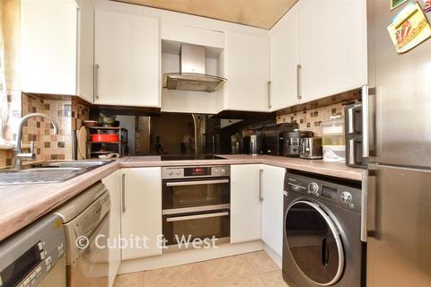 2 bedroom flat for sale, Autumn Drive, Sutton SM2