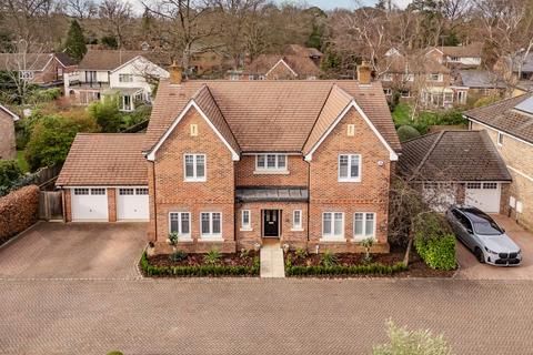 5 bedroom detached house for sale, Pinehurst Gardens, West Byfleet, KT14