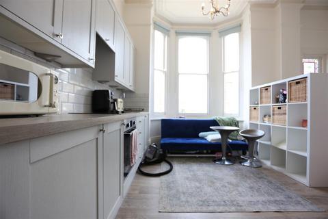 Studio to rent, Fourth Avenue, Hove