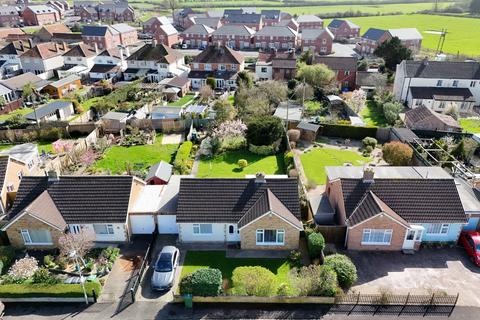 2 bedroom bungalow for sale, Alstone Gardens, Highbridge, Somerset, TA9